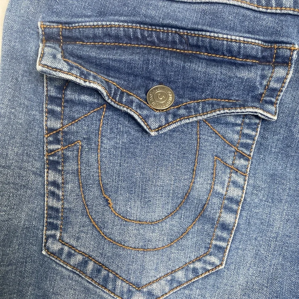 True Religion Ricky Relaxed Straight Denim Shorts Blue Wash Raw Hem Mens Size 34